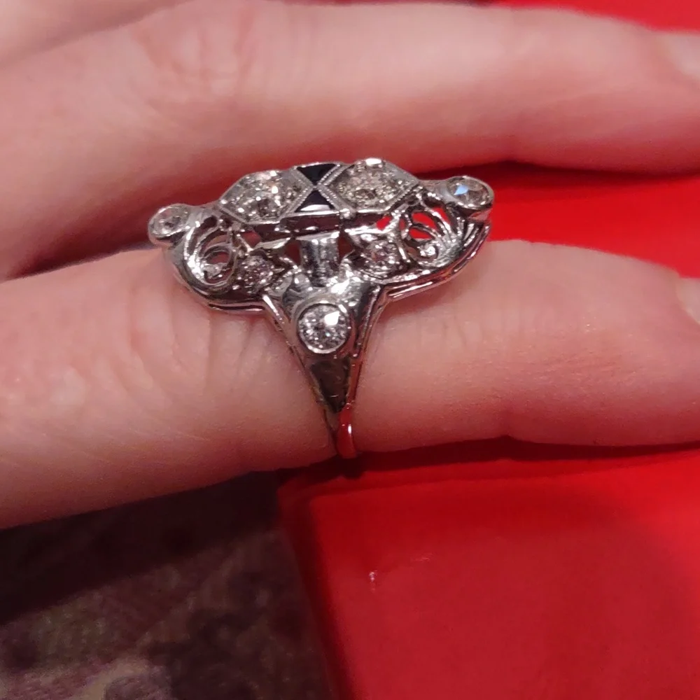 Old European cut Diamond Ring 18kt white gold north south Design